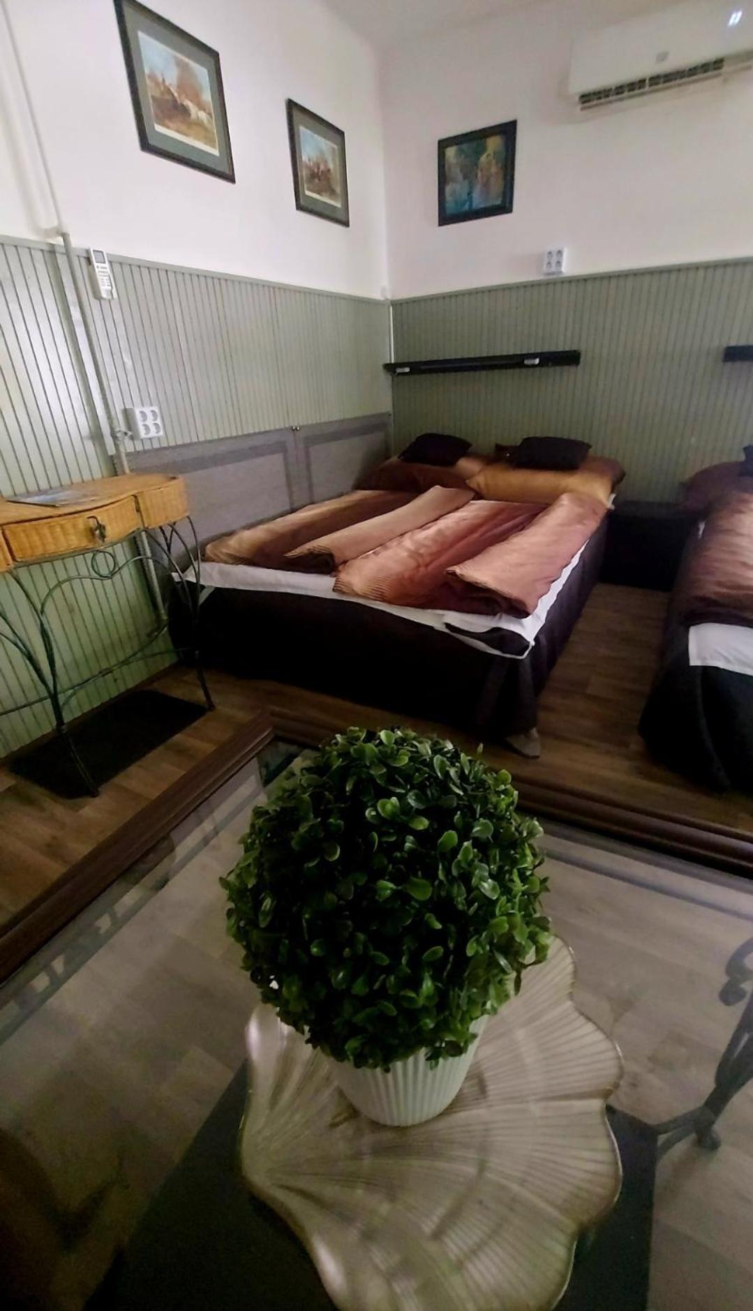 Garden Budha Relax Apartman, Parking, Bbq, Terrace Siófok Esterno foto